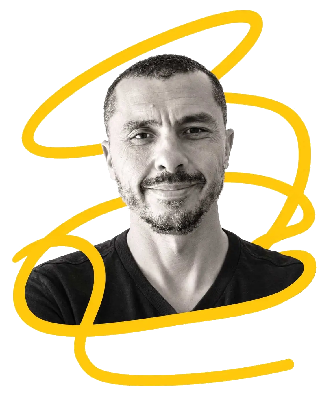 Retrato en blanco y negro de Juan Pablo Martín, director creativo de AJÁ Estudio, rodeado por un trazo amarillo.